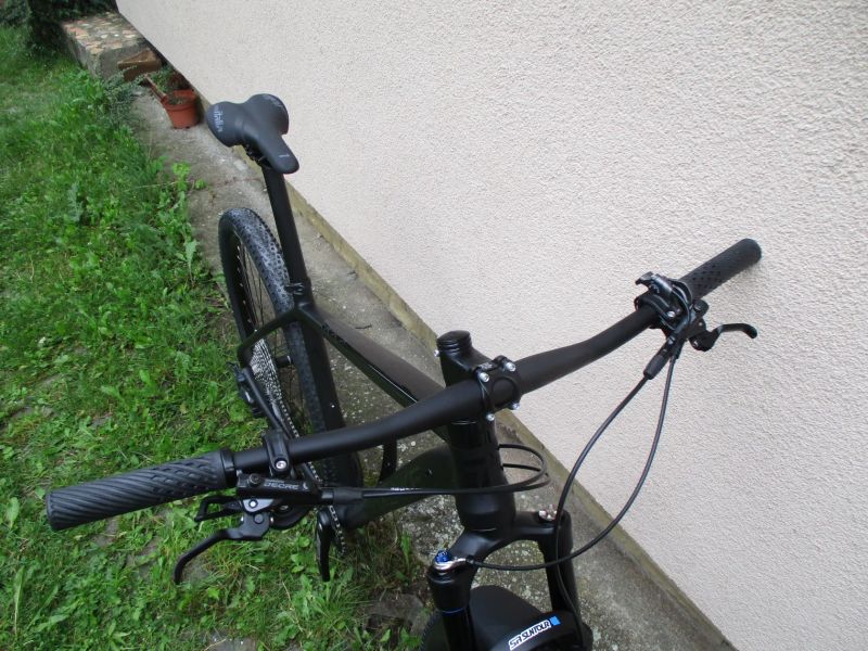 Nové 29" kolo na rámu Maxbike M909 19", SLX 1x12, vzduch. vidlice Suntour Axon, pevné osy