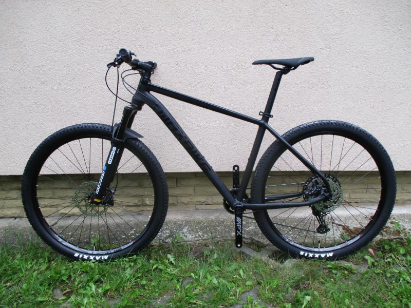 Nové 29" kolo na rámu Maxbike M909 19", SLX 1x12, vzduch. vidlice Suntour Axon, pevné osy