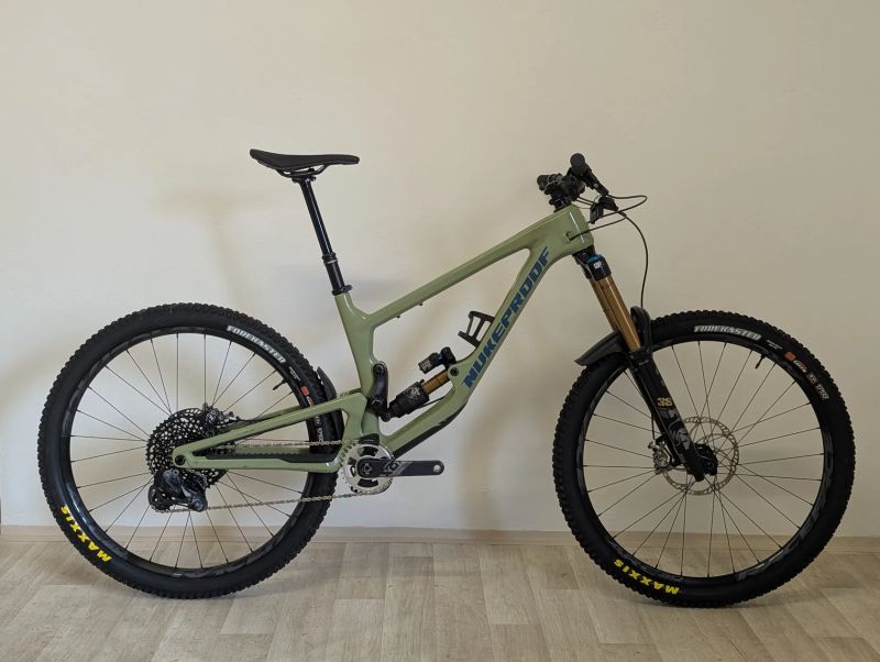 Nukeproof GIGA 290 Factory - velikost L
