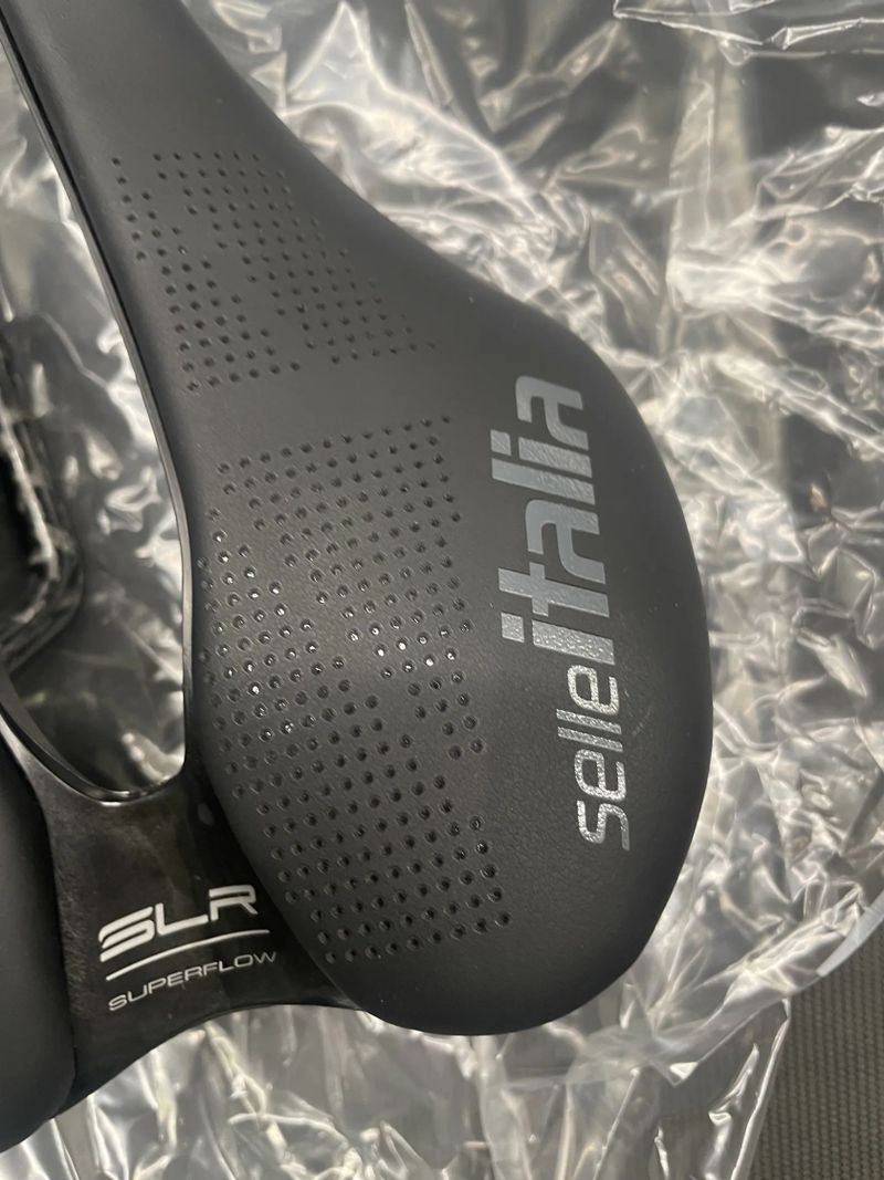 sedlo SELLE ITALIA SLR Boost Superflow Carbon