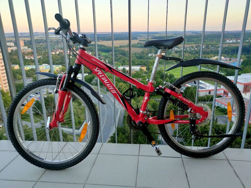 Dětské kolo Specialized Hotrock 24" celoodpružené