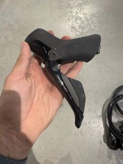 Hydraulické brzdy Shimano Dura-Ace R9250 Di2
