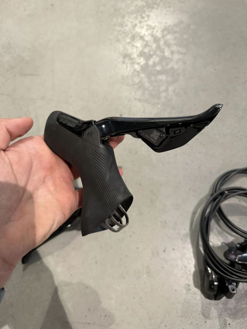Hydraulické brzdy Shimano Dura-Ace R9250 Di2
