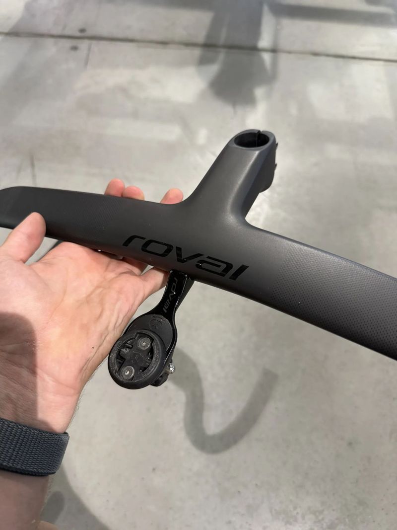 Karbonový kokpit Roval Rapide cockpit 440x110mm