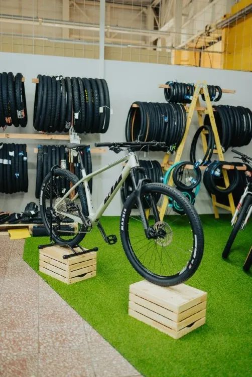KTM Myroon PRO - dew Silver - horské karbonové kolo vel. S