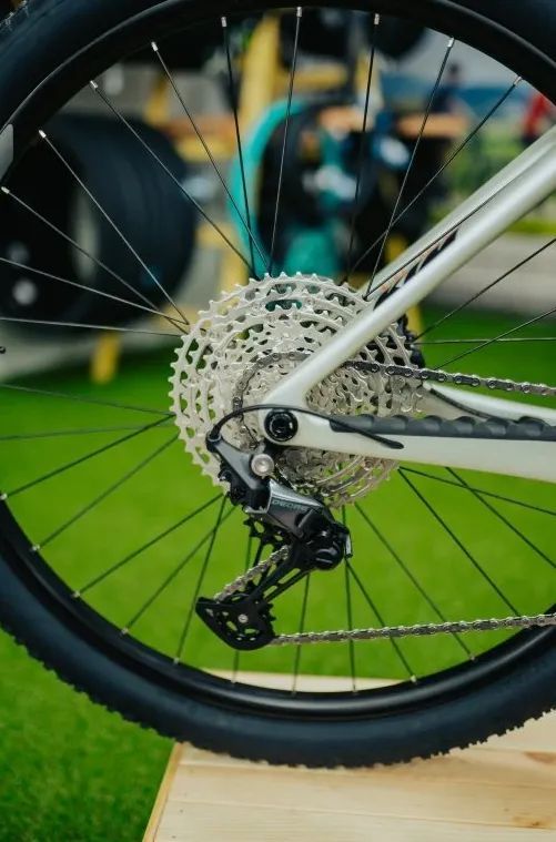 KTM Myroon PRO - dew Silver - horské karbonové kolo vel. L