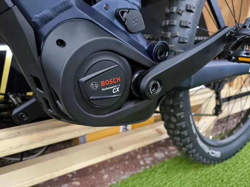 Bulls Sonic EVO AM1 29/27,5, 750Wh, dark petrol, celoodpružené elektrokolo vel. L