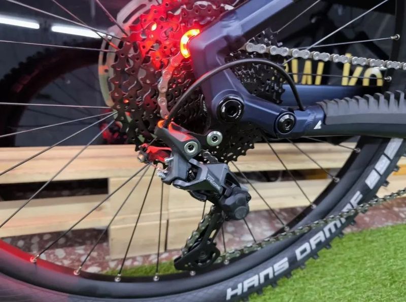 Bulls Sonic EVO AM1 29/27,5, 750Wh, dark petrol, celoodpružené elektrokolo vel. L