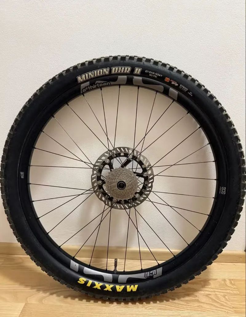karbon E13 LG1 Race DH