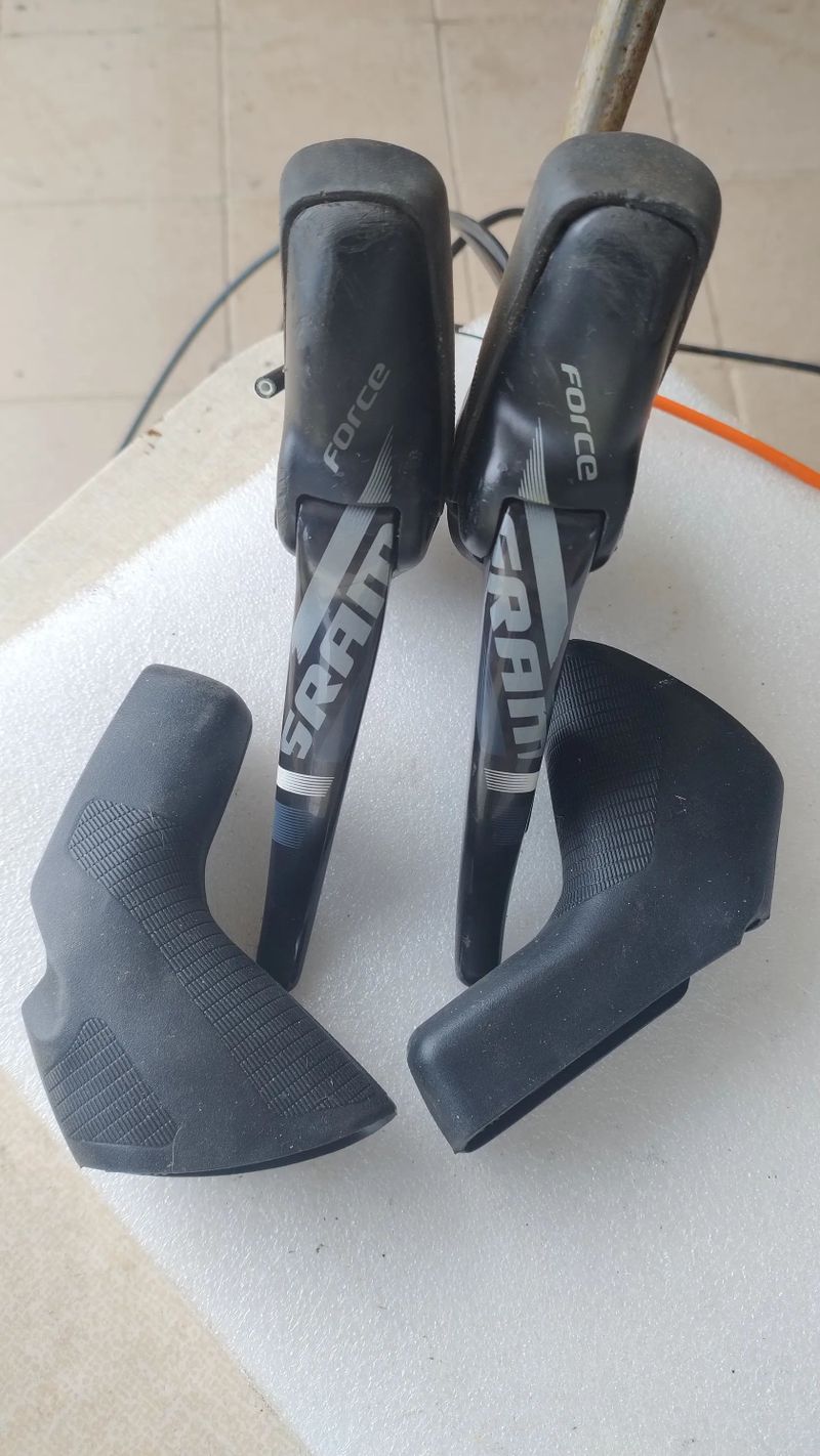 Prodám sadu sram Force 2x11 bez klik