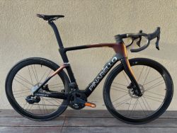 Pinarello Dogma F - 2025 / Campagnolo WRL