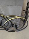 zapletená kola na gravel nebo silnici, WTB, DT Swiss, Shimano,... 
