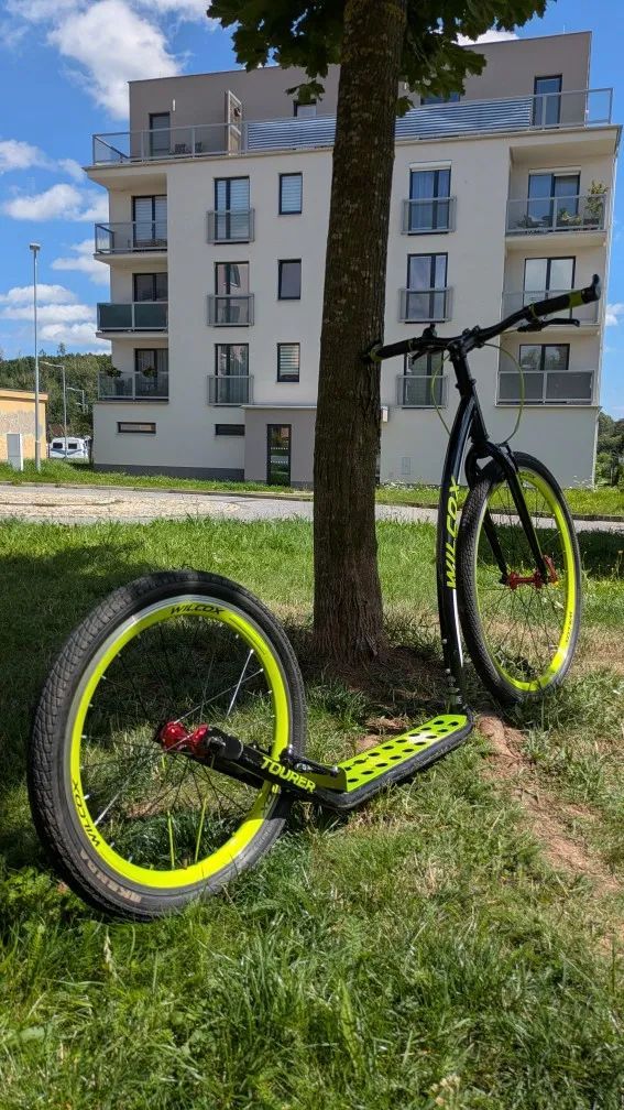 Koloběžka Wilcox černo žlutá