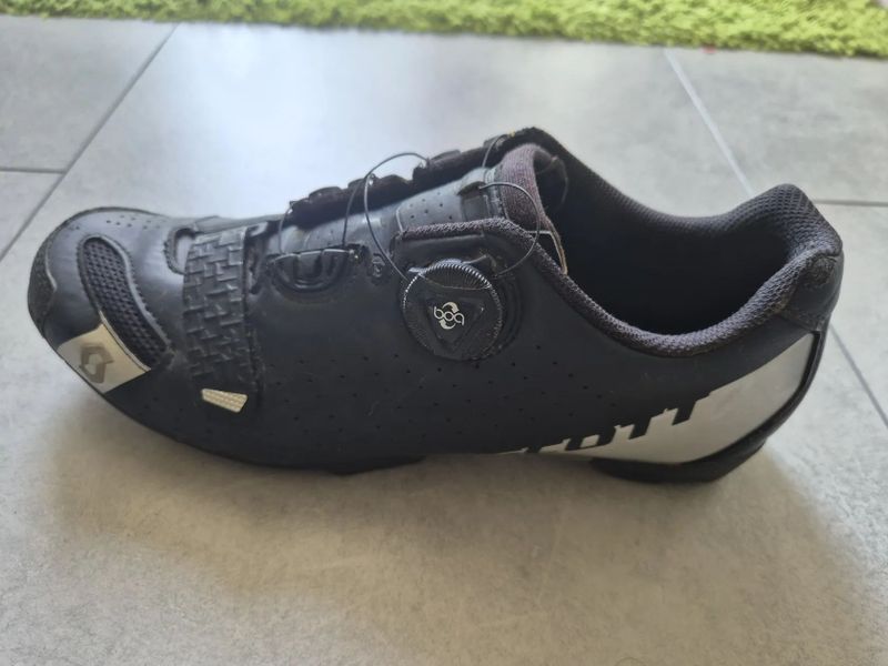 SCOTT MTB tretry vel. 42