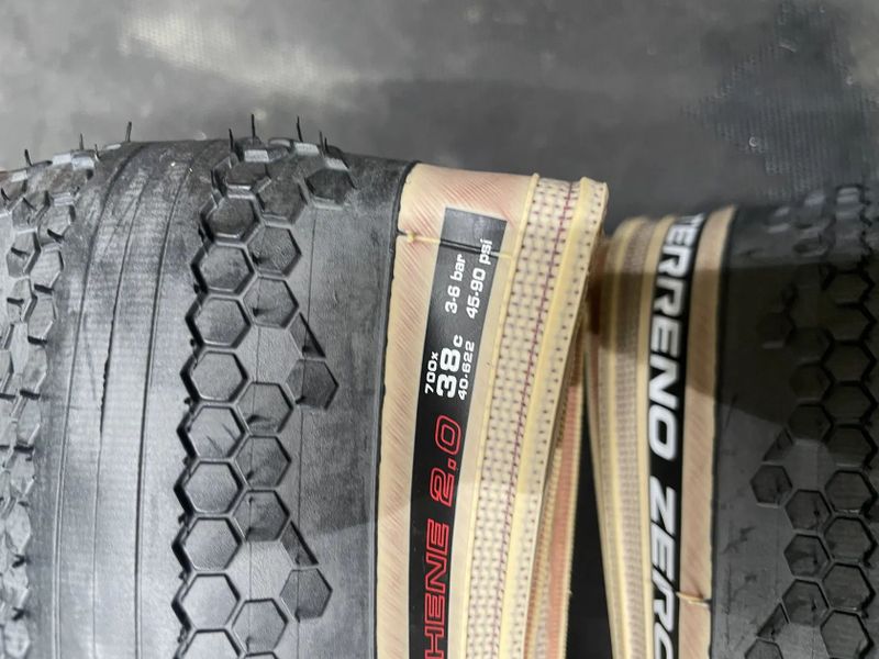 Vittoria Terreno Zero 1C Graphene 2.0 TLR gravel plášť 700x38c, kevlar, para-černá