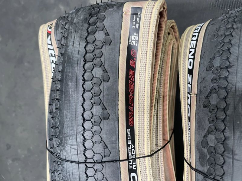 Vittoria Terreno Zero 1C Graphene 2.0 TLR gravel plášť 700x38c, kevlar, para-černá
