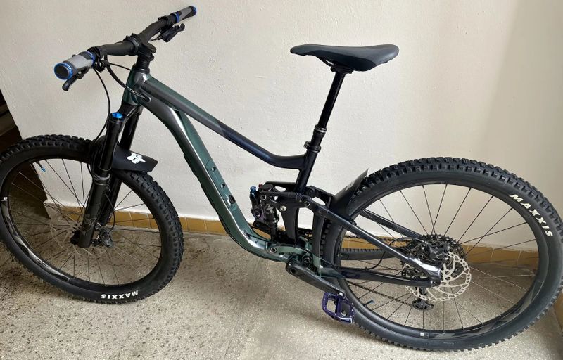 Prodám rok staré enduro kolo Giant Reign 1 kupované 8/2024