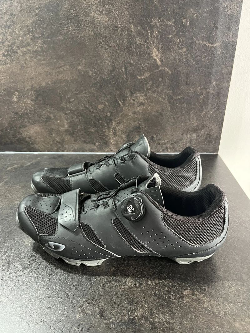 Cyklistické tretry Giro Cylinder II Black vel. 45