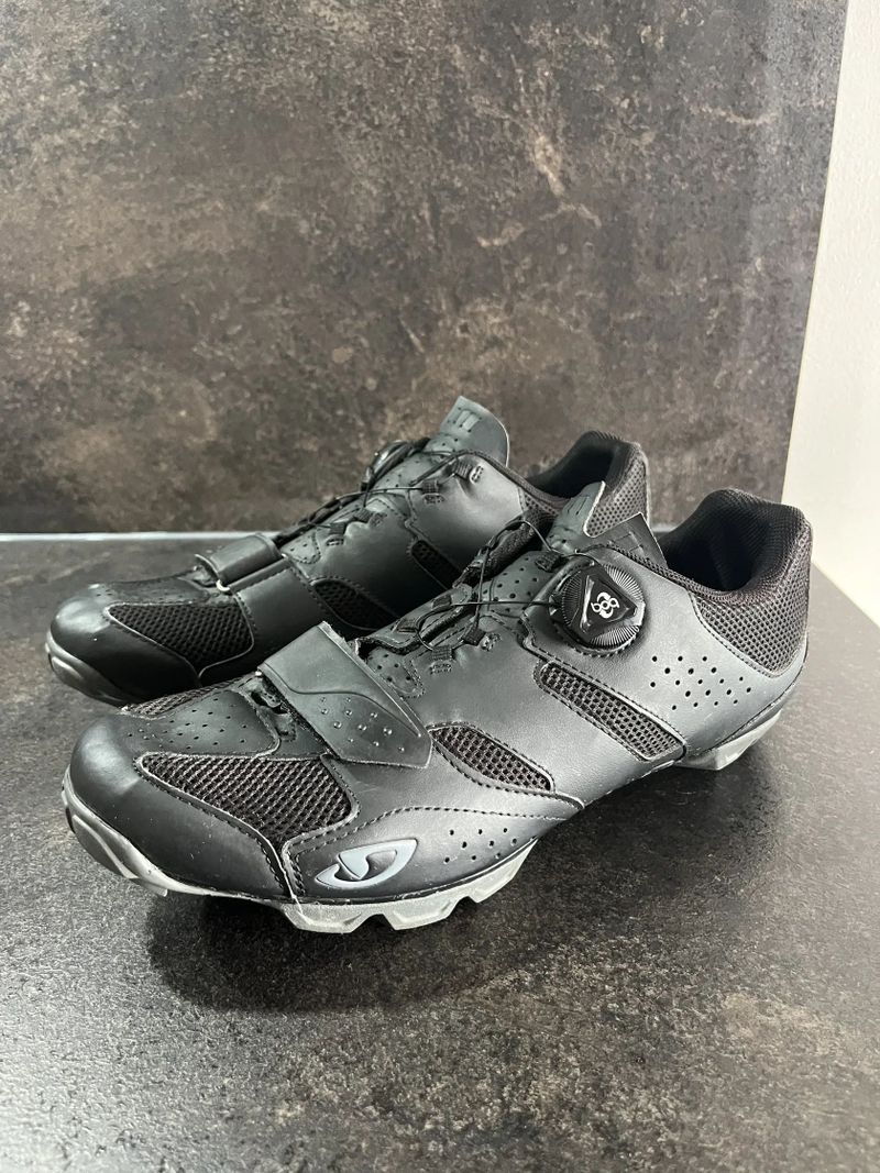 Cyklistické tretry Giro Cylinder II Black vel. 45