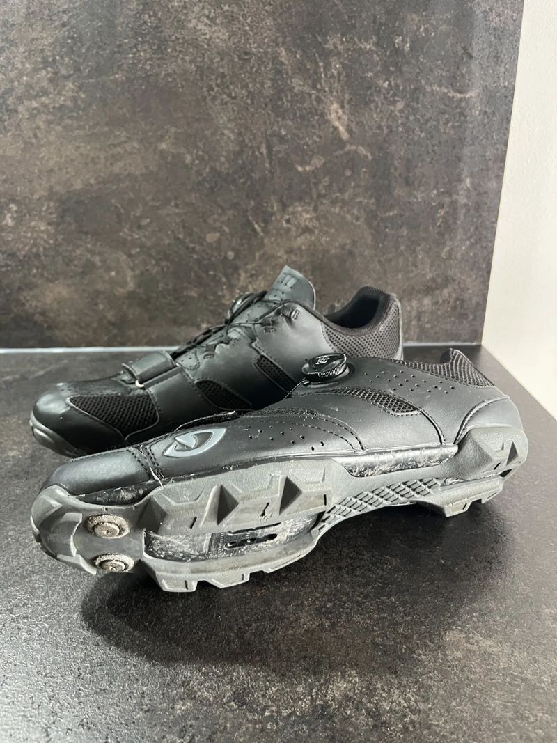 Cyklistické tretry Giro Cylinder II Black vel. 45