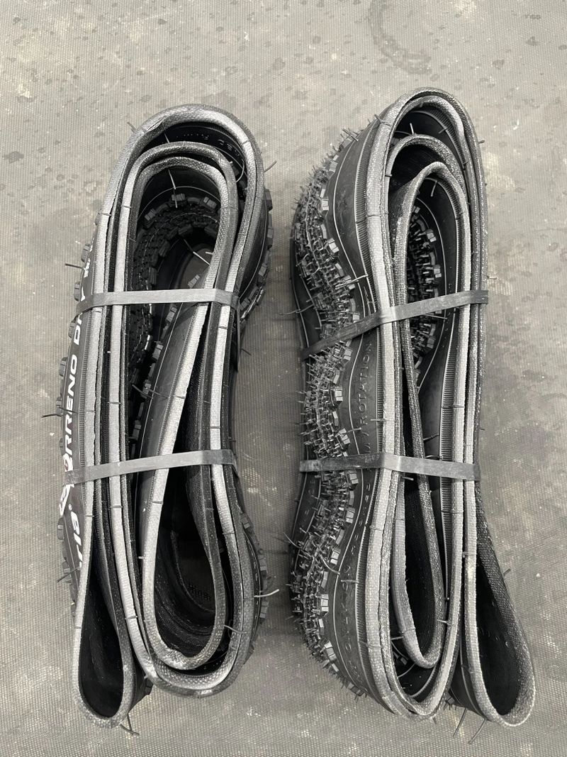 Vittoria Terreno DRY 700x38c /40-622/ plášť trekking - gravel, kevlar skládací