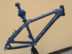 rám Cube Flying Circus 26"