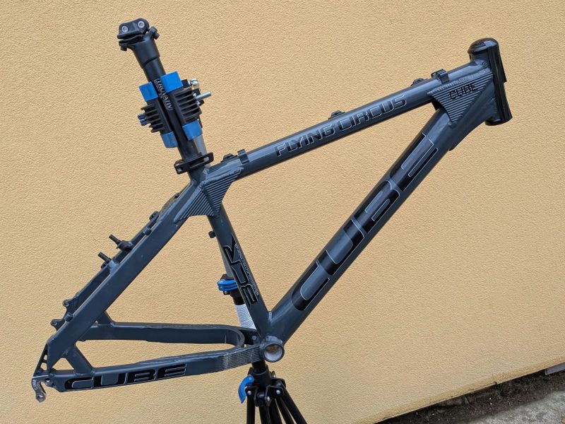 rám Cube Flying Circus 26"