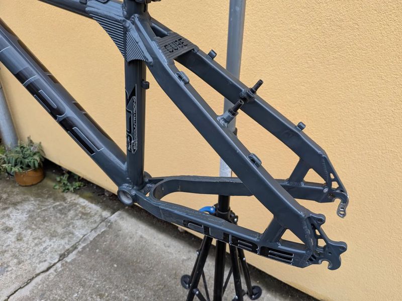 rám Cube Flying Circus 26"