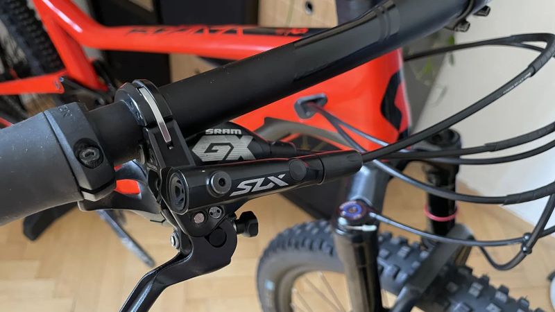 Scott Spark RC 900 Team / fullcarbon / vel.L / Sram GX Eagle 1x12 / teleskop