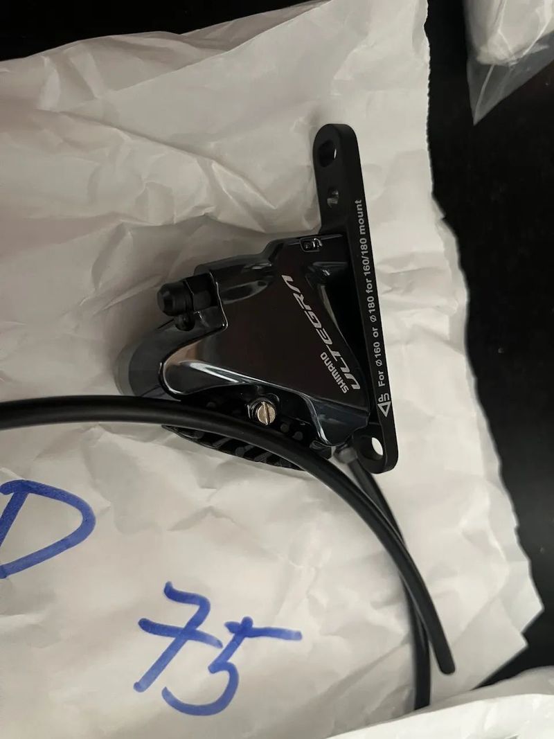 Brzdový třmen Shimano Ultegra BR-R8070, Flat mount, přední (plus zadní)