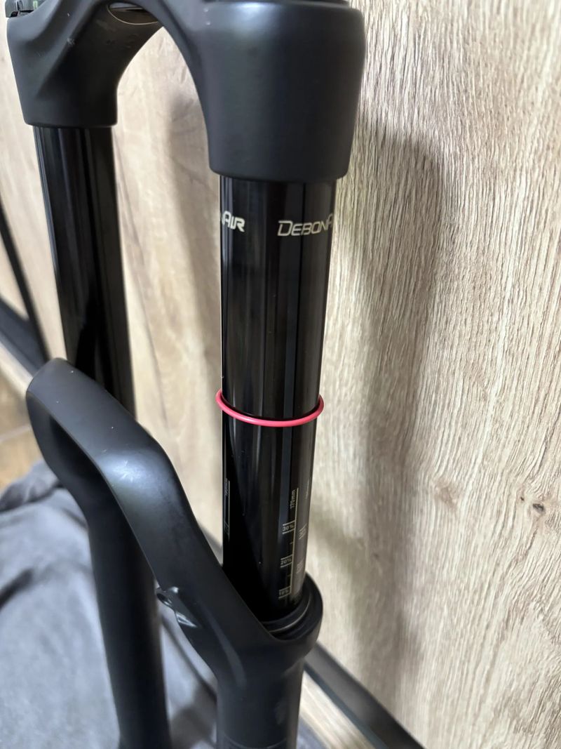 RockShox Yari RC DebonAir