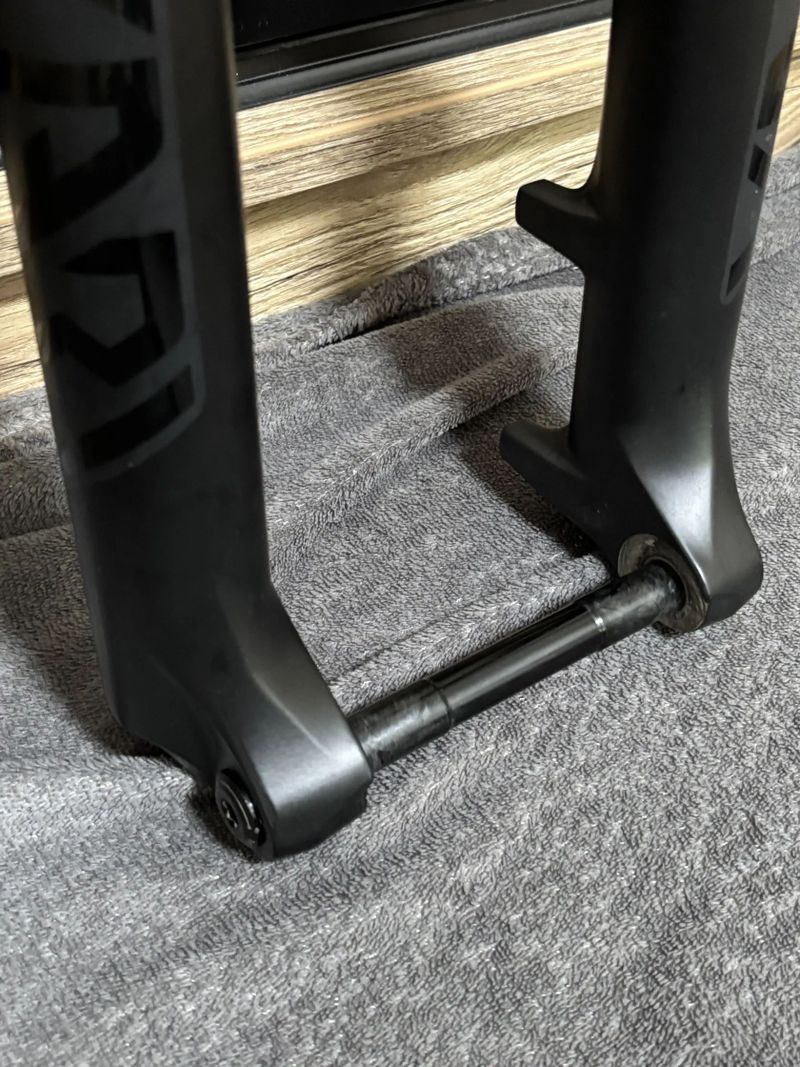 RockShox Yari RC DebonAir