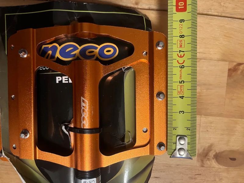 Platformové pedály NECO, různé barvy a druhy, nové