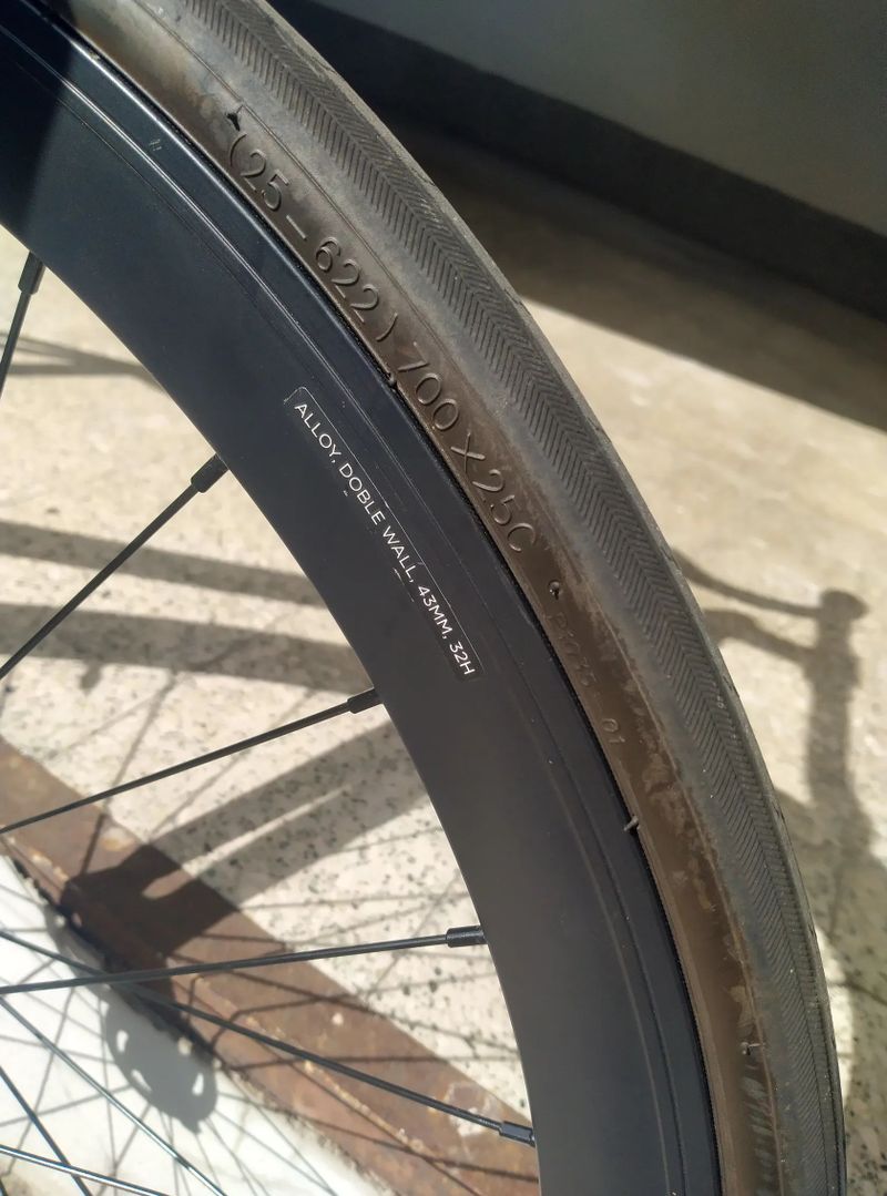 Fixed gear kolo ve skvělém stavu, flip-flop náboj +příslušenství. Ostrava-Poruba