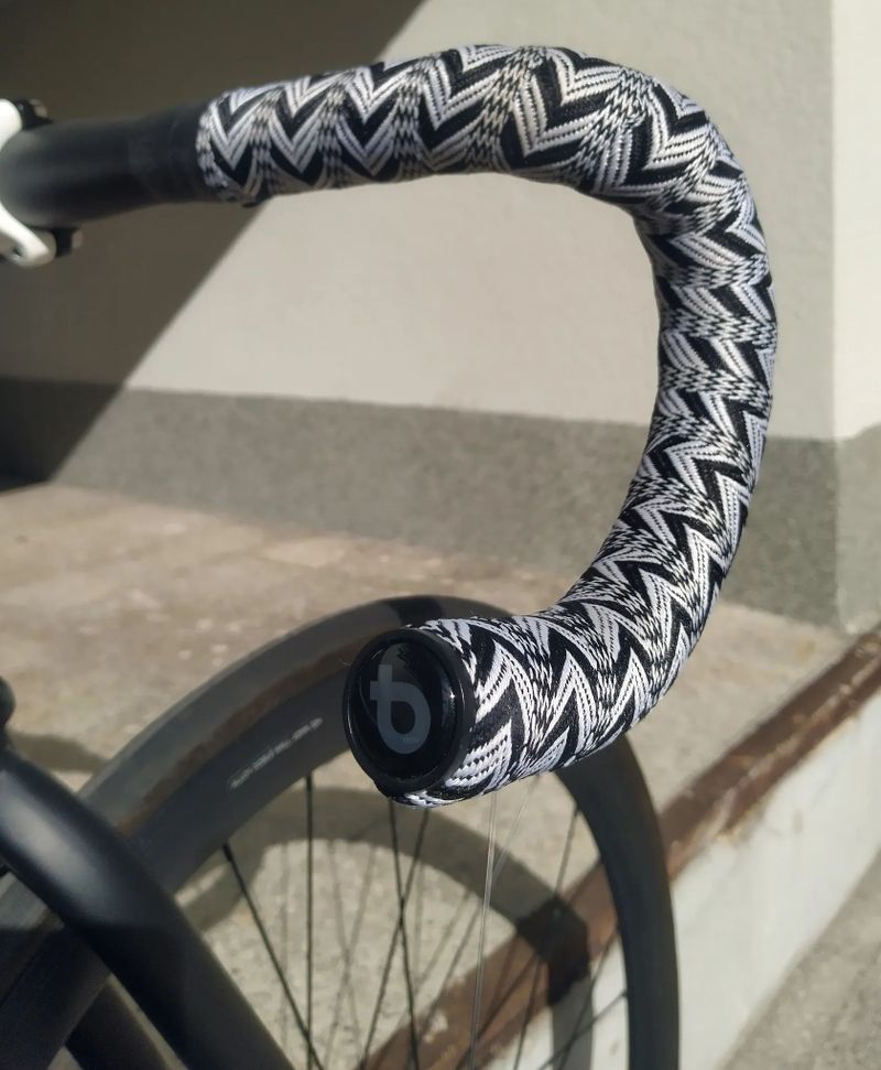 Fixed gear kolo ve skvělém stavu, flip-flop náboj +příslušenství. Ostrava-Poruba