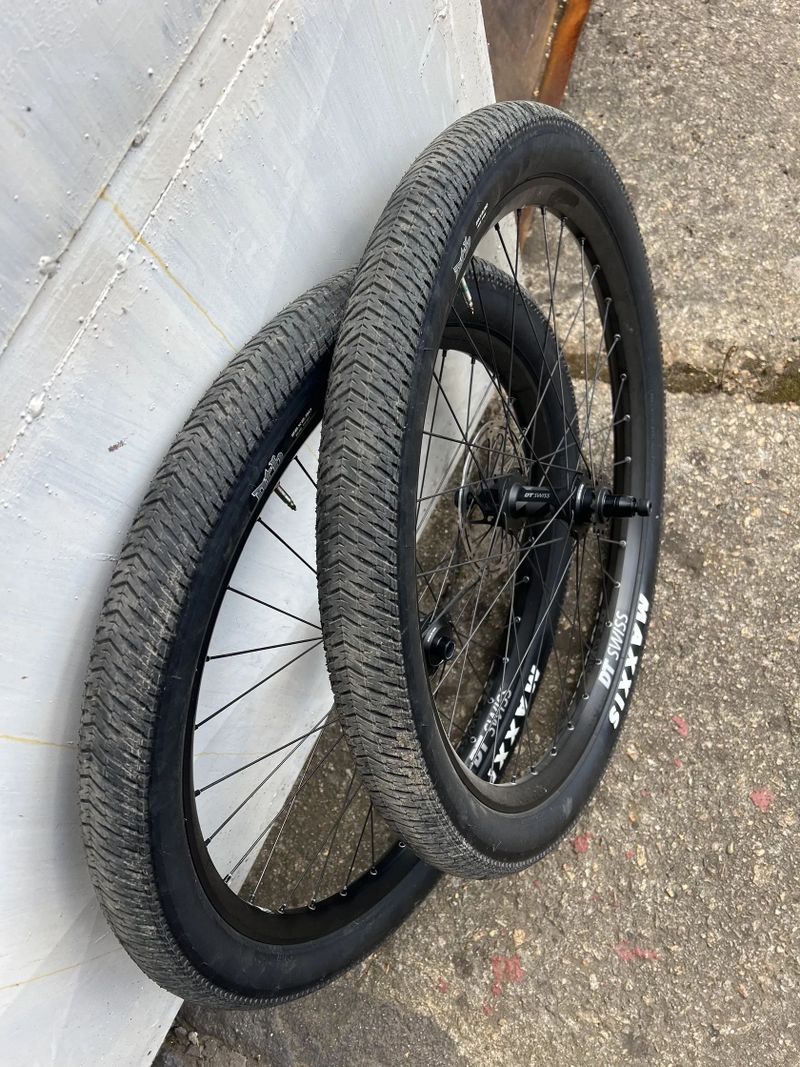 DT SWISS D1900 DJ + MAXXIS DTH