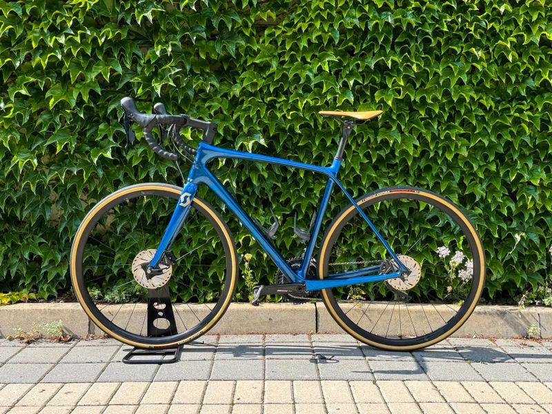 SCOTT Addict 20 Disc – karbonové silniční kolo