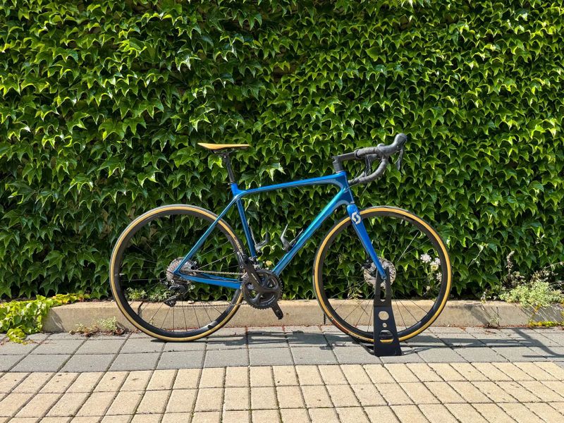 SCOTT Addict 20 Disc – karbonové silniční kolo