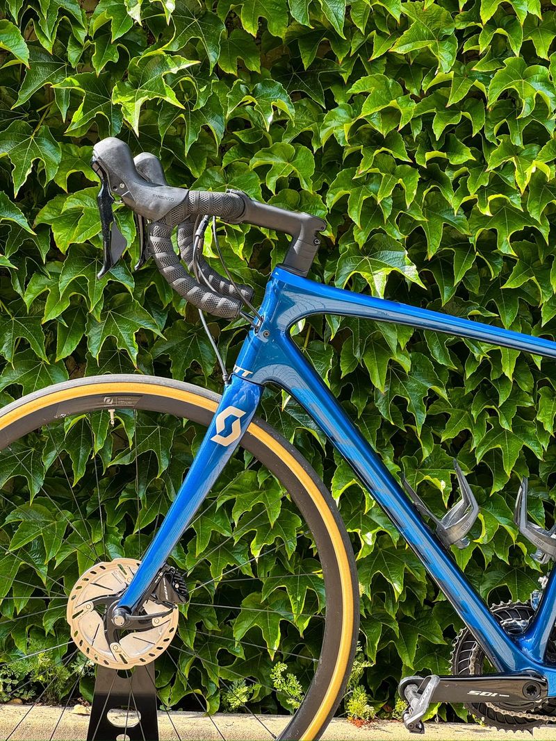 SCOTT Addict 20 Disc – karbonové silniční kolo