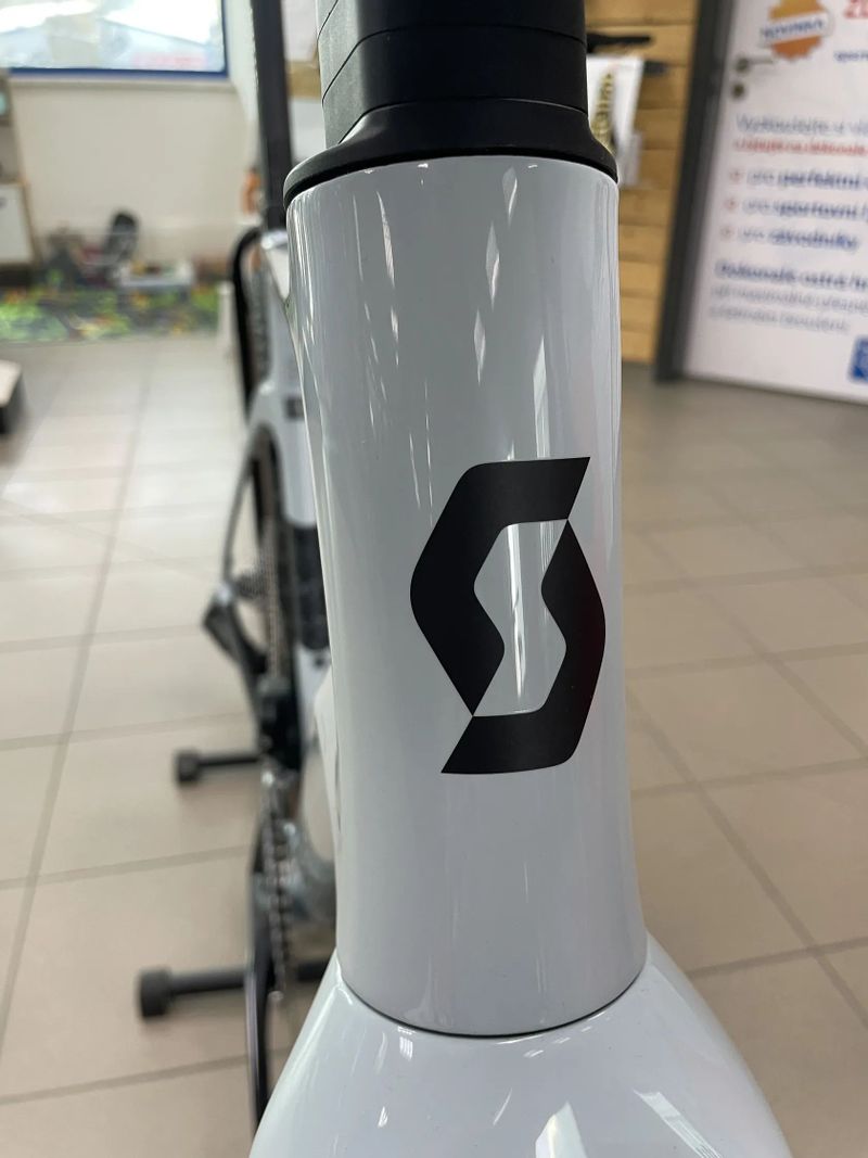 Scott Addict Gravel 20 velikost M - plná záruka 
