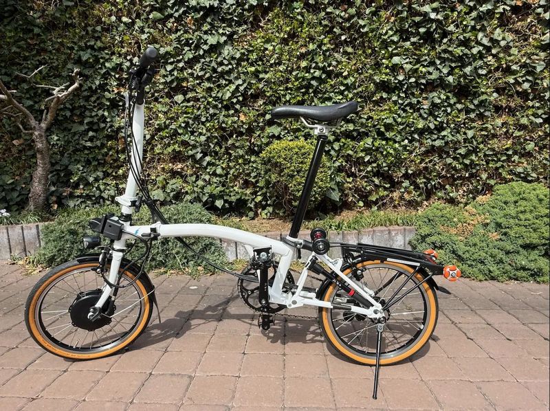 Brompton Electric H6LD (2020) bílý | elektrické, skládací | TOP STAV