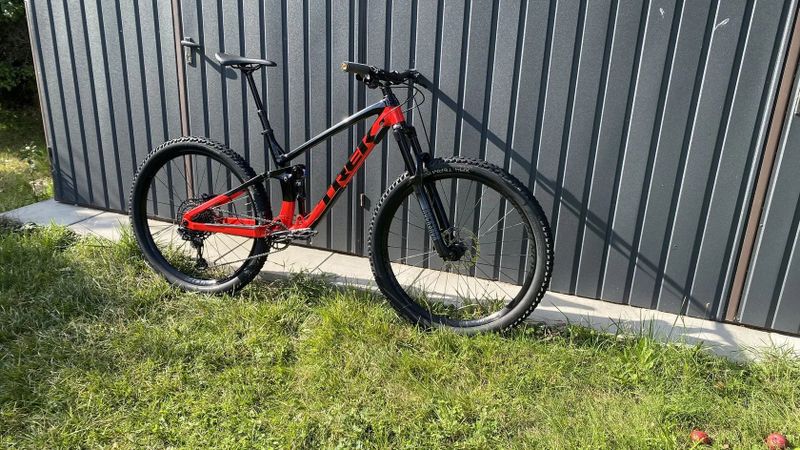 Celoodpružené kolo Trek Fuel EX 7 2022 