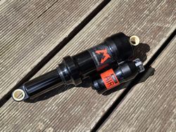 Vzduchový tlumič Marzocchi Bomber Air 210x55