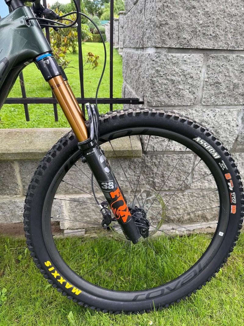 Specialized S-Works Kenevo SL karbon