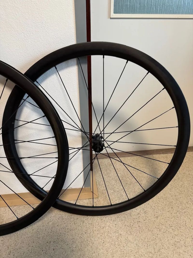 Light Bicycle Newmen Sapim CX Ray - 1360g