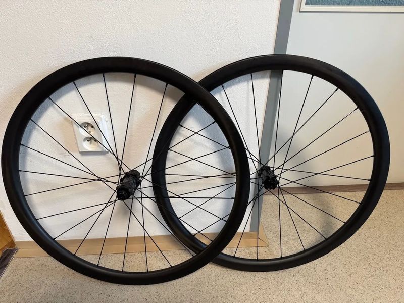 Light Bicycle Newmen Sapim CX Ray - 1360g