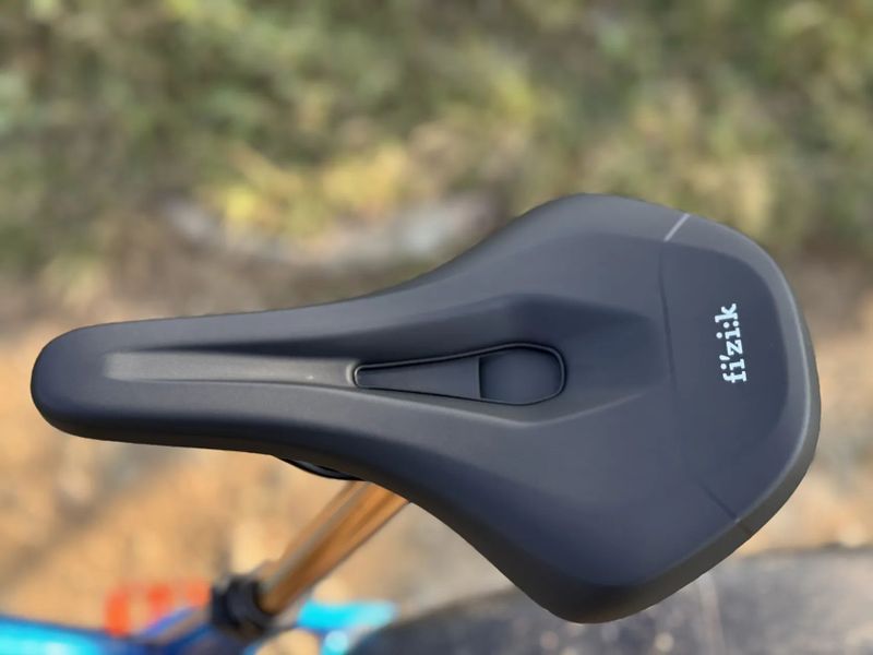 Prodám sedlo Fizik Terra Aidon X5, 160 mm, nové, záruka