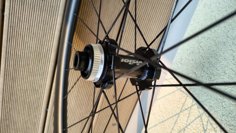 Silniční karbonová kola Vision DB 55, ořech Shimano 