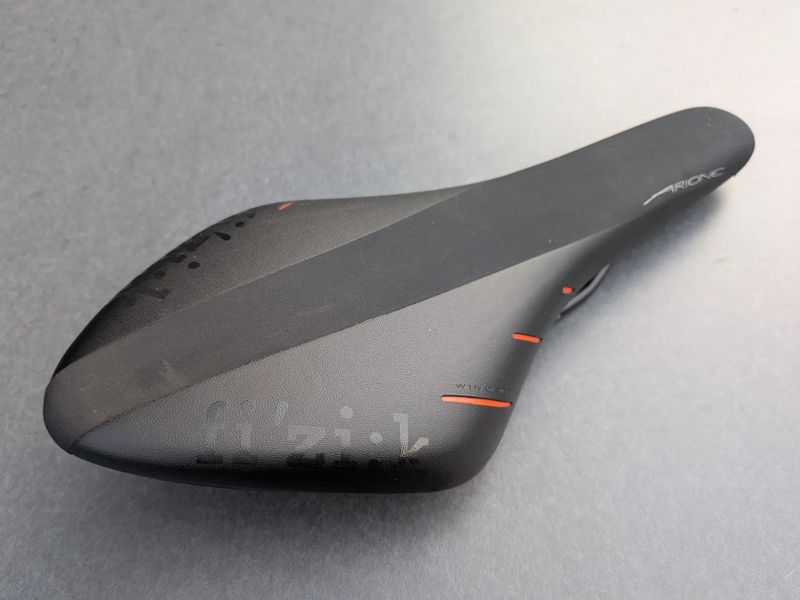 sedlo Fizik Arione R5
