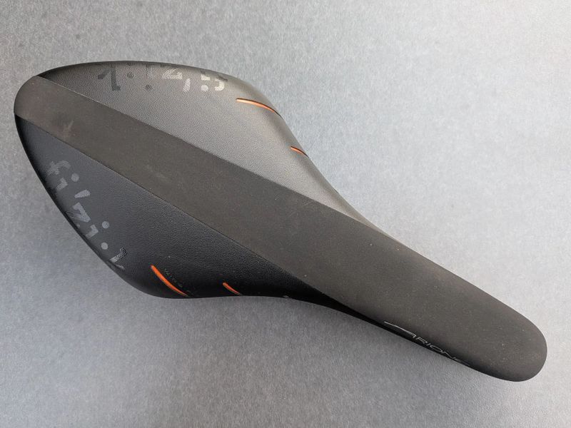 sedlo Fizik Arione R5